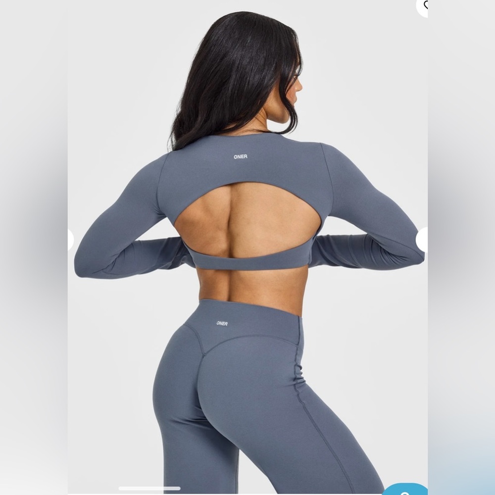 SOFTMOTION™ LONG SLEEVE CROP TOP Oner Active - Size Small